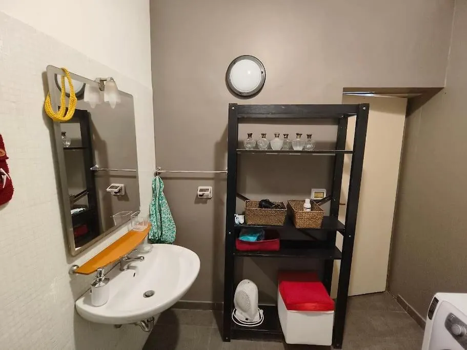 Apartment Retroetnea - Appartamento In Centro Storico - Con Camere Comunicanti Catania Italy
